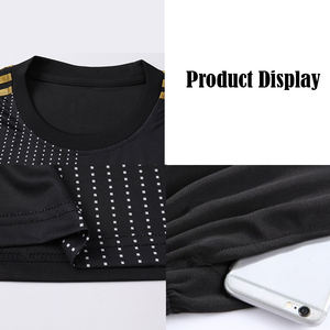 Uniforme de Fútbol Premium para Hombre |   Kit de Rendimiento con Rayas Doradas y Negras |   Conjunto de Camiseta y Pantalones Cortos de Fútbol para Entrenamiento de Equipos Adultos - Product Image 3