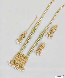 ชุดสร้อยคอและต่างหูโทนสีทองพร้อมต่างหูแบบดั้งเดิมมีสไตล์ของ kundan อินเดียเครื่องประดับโลหะผสมแฟนซีสำหรับผู้หญิงและเด็กผู้หญิงไข่มุกที่มีตำหนิ - Product Image 2