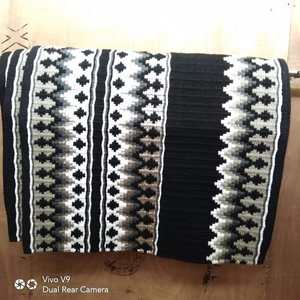 COUVERTURE DE SELLE EN LAINE WESTERN FAIT À LA MAIN COUVERTURE DE SELLE EN LAINE DE COULEUR ET CONCEPTION PERSONNALISÉE AVEC PATCH EN CUIR - Product Image 5