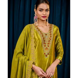 Artriddhs gaji Silks ชุดเสื้อผ้าทางการอินเดียและปากีสถานดีไซน์ใหม่ - Product Image 1