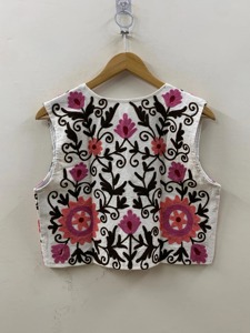 <b>Floral</b> Embroidered Cotton Sleeveless <b>Vest</b> Prairie Chic Style Handmade Women's Summer <b>Top</b> White Pink Black Design - Product Image 3