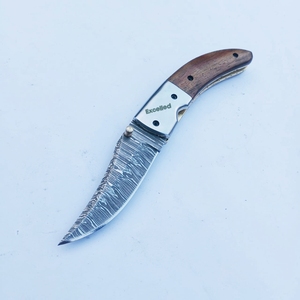 Couteau de poche multifonctionnel portable damas pour camping en plein air avec manche en bois - Product Image 1