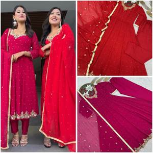 Achetez maintenant : Ensemble Saree et Blouse Traditionnel pour Fête d'Anniversaire, Look Épuré et Élégant, Design Intemporel, Disponible en Ligne sur les Plateformes Ethniques - Product Image 3