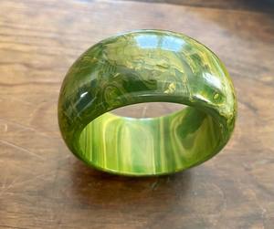 Brazaletes de resina hechos a mano para mujer, brazaletes de resina de diseñador para fiestas, brazaletes de resina coloridos para uso diario - Product Image 6