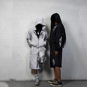 Survêtement unisexe personnalisé style streetwear vintage oversize, effet vieilli et délavé, avec impression sérigraphiée et strass, à cordon de serrage sur toute la longueur - Product Image 5