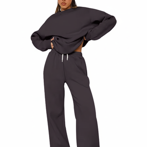 Ensemble de survêtement confortable pour femmes, respirant, uni, décontracté, deux pièces, tenue de jogging pour un style décontracté et quotidien - Product Image 1