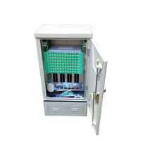 Armoire de distribution de fibres optiques murale extérieure FTTH en acier inoxydable à 96, 144, 288, 576 cœurs pour connexion croisée
