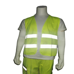 Hot Sale Polyester Made <b>Reflective</b> Safety <b>Vest</b> Outdoor Wholesale Safety <b>Vest</b> With Pocket for Sale - Product Image 4