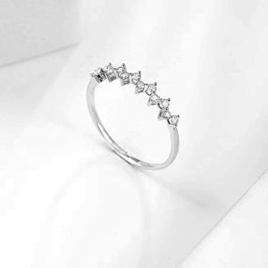 Anillo de Eternidad Moderno y Único con Diseño en Zig Zag para Chicas, Oro Puro de 14K o Plata, Diamante de Laboratorio con Claridad VS-VVS, Color DEF, Apilable - Product Image 2