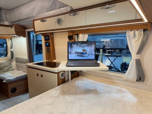 Caravane résidentielle bien équipée, remorque de camping intérieure meublée, camping-car confortable, véhicule mobile portable pour les aventures sur route - Product Image 5