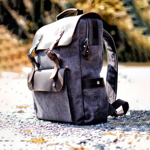 กระเป๋าเป้สะพายหลังของผู้ชายหนัง PU สีน้ำตาลออกแบบได้ตามต้องการสำหรับ2024ดีไซน์แฟชั่นพร้อมช่องชาร์จไฟกันลักษณะใหม่ราคาถูก - Product Image 6