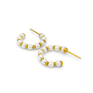 Elegantes y elegantes pendientes de aro de perlas de oro de 14K diseño geométrico de moda con delicados espaciadores de oro para fiesta o regalo de mujer - Product Image 5