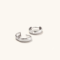 Boucles d'oreilles créoles Huggie de luxe, style antique, en or 18 carats plaqué or blanc, petit design épuré, pour usage quotidien