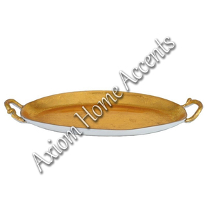 La última bandeja de servicio de metal de diseño clásico hecha a mano con mango ovalado bandeja de servicio de aluminio para boda por Axiom Home Accents - Product Image 1