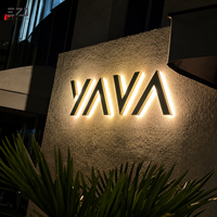 Enseigne lumineuse 3D LED avec bordure en métal doré personnalisée EZD, logo éclairé pour les entreprises, les devantures de magasins, les bureaux, les hôtels et les commerces
