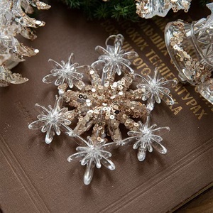 Adorno Navideño Colgante de Cristal Acrílico YM SD001, Diseño Moderno, Ligero, Decoración Festiva para el Hogar, Zhejiang - Product Image 3