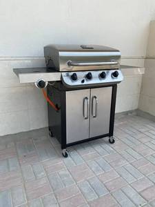 Parrilla de Gas de Acero Inoxidable de 4 Quemadores de Calidad con Carro y Estantes Laterales - Product Image 1