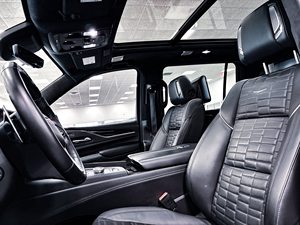 SUV de lujo extendido V-ESV 2024 usado, versión de alto rendimiento, 4x4 - Product Image 3