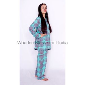 ชุดนอนกางเกงขาสั้นคอวีพิมพ์ลายดอกไม้สำหรับผู้หญิงใส่ในช่วงฤดูร้อนผ้าคอตตอนใส่สบายชุดนอนพิมพ์ลายดอกไม้3ชิ้น - Product Image 5