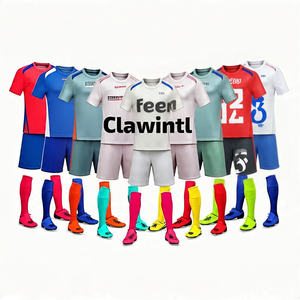 Conjunto de uniforme de fútbol transpirable para deportes de equipo y entrenamiento conjunto de uniforme de fútbol con Jersey y pantalones cortos estampado personalizado 2025 - Product Image 5