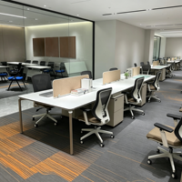Furnitur Workstation Kantor Modern untuk 6 Orang, Meja Workstation Modular dengan Partisi Layar dan Kabinet Penyimpanan