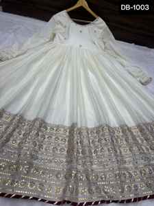 Dernières robes Anarkali pour femmes en chinon avec broderie, travail de séquence de codage, design pour les robes de mariage, vêtements indiens - Product Image 6