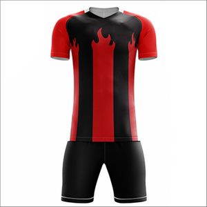 Tenues de football haute performance pour l'été – Qualité supérieure, impression numérique, séchage rapide, meilleur prix, logo personnalisable, service OEM 100 % - Product Image 1