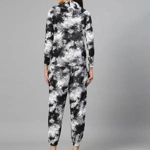 Survêtement à sublimation de style unique pour femmes, avec des designs légers, idéal pour le sport et les loisirs - Product Image 3