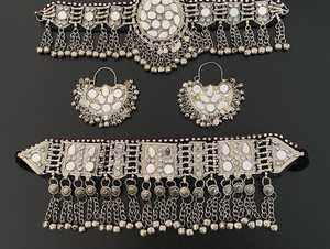 HandmadeAfghan Traditional Wear Set Anillos Gargantilla Pendientes Bindi Tikka Regalos de acero inoxidable por AM IMPEX - Product Image 4