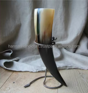 Cornes à boire viking faites à la main de haute qualité, cornes à boire viking religieuses à motif animal par HANNAN HANDICRAFT - Product Image 3