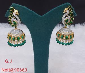 ต่างหูเพชรสไตล์อเมริกันสำหรับผู้หญิงที่มีดอกไม้หยดและหินสีสดใสสำหรับทุกโอกาส - Product Image 3