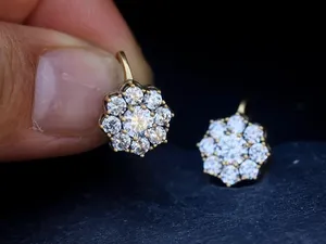 Pendientes de Aro Tishya con Diamantes de Plata de Ley 925 Chapados en Oro Vintage con Moissanita de Corte de 2 Quilates para Mujer - Boda/Aniversario/Fiesta - Product Image 3