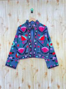 Manteau court vintage bleu foncé en coton tricoté, style sari Kantha, brodé à la main, à double boutonnage, imprimé à la main, rembourré - Product Image 4