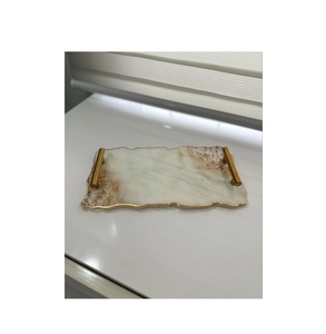 Compre en línea bandeja de resina de lujo con mango de metal para servir en la cocina del hogar con estilo y uso decorativo - Product Image 6