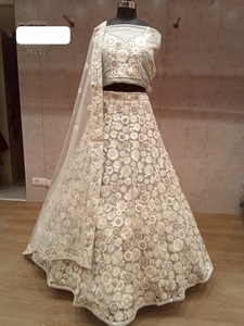 Robe brodée lourde vibrante en georgette pour femme, idéale pour les festivals, les fiançailles et les soirées de réception - Product Image 6