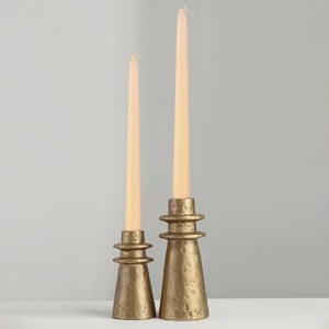 Candelabro de Latón y Aluminio de Lujo Hecho a Mano, Acabado Premium, Estilo Moderno, Decoración para el Hogar de Alta Gama - Product Image 1