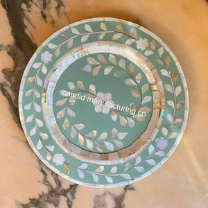 Chargeurs de salle à manger en incrustation de nacre fabriqués à la main pour les paramètres de table formels assiettes de chargeur en bois écologiques avec incrustation de vadrouille - Product Image 5