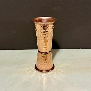 Jigger de Barra de Doble Cara con Acabado de Cobre Martillado de Acero Inoxidable, Herramienta de Medición de Cócteles de Precisión con Diseño Elegante - Product Image 3