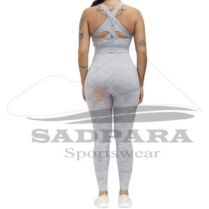 Ensemble legging et soutien-gorge 2 pièces court et uni pour femmes avec logo personnalisé 100% coton respirant - Product Image 3