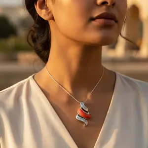 Colgante de Plata 925 y Esmalte Naranja con Circonitas Cúbicas Talla Baguette, Joyería Religiosa Hecha a Mano para Mujer, Material Chapado en Oro Rodio, Hecho en India - Product Image 2