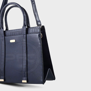 Sac en cuir véritable à la mode pour femmes Offre Spéciale fait à la main au Pakistan léger avec double poignée fermeture à glissière imprimé - Product Image 4