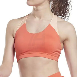 Soutien-gorge de sport pour femmes fabriqué au Pakistan, vêtements de sport, prix raisonnable, dernier design, respirant, séchage rapide. - Product Image 4