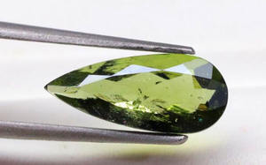 Moldavite naturelle de qualité supérieure, pierre précieuse facettée en forme de poire - Pierre verte de la République tchèque, bijoux avec taille et poids personnalisables - Product Image 2