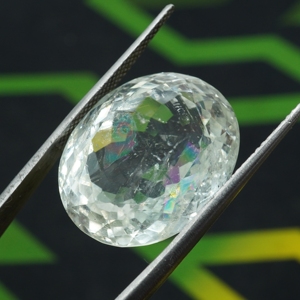 Gema Ovalada Facetada de Topacio Místico Natural para la Fabricación de Joyas, Hecho en India - Product Image 1