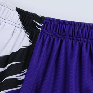 คอลเลกชันใหม่ปี 2024 กางเกงขาสั้นระบายอากาศสําหรับผู้ชายปรับแต่งกีฬาบาสเกตบอลดาวพร้อมกางเกงขาสั้นบาสเกตบอลลายล้างแสง - Product Image 3