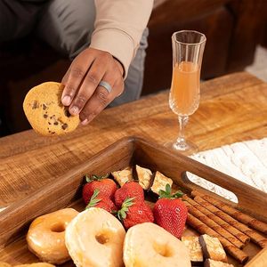 Plateaux de service en bois d'acacia avec poignées pour manger, apéritifs, nourriture, collations ou décoration intérieure, grand plateau de lit en bois ou plateau de télévision - Product Image 6