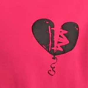 Camiseta Premium Broken Heart Boyz para Hombre y Mujer, Estampado de Letras en Negrita, Algodón Rosa, Estilo Urbano Holgado - Product Image 3