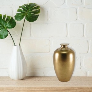 Urne funéraire moderne en métal au design élégant, idéale pour les maisons contemporaines et les cérémonies commémoratives élégantes dans le monde entier - Product Image 3