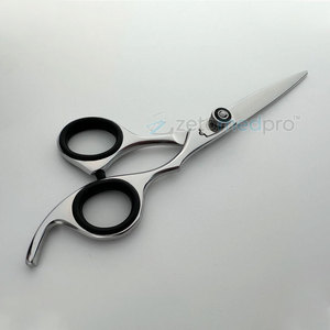 Ciseaux à cheveux à manche décalé avec lames de précision pour une performance lisse en salon et chez le barbier - Product Image 6