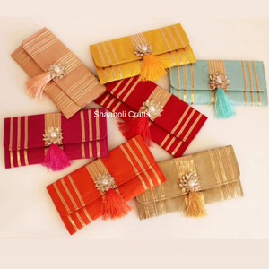 Pochette ethnique indienne en soie brodée style Rajasthani pour femme, idéale comme cadeau de mariage ou de remerciement (Sagun) - Product Image 3